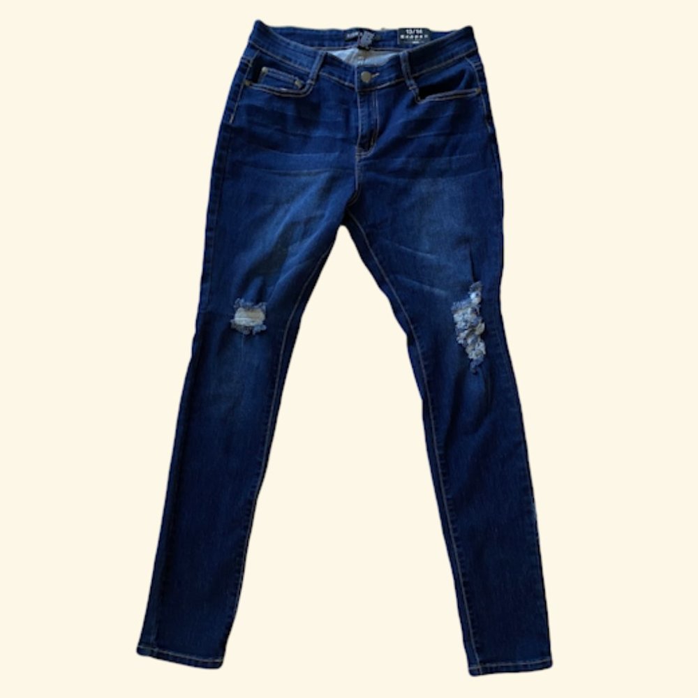 Fashion Nova Ripped Knee Jeans Skinny